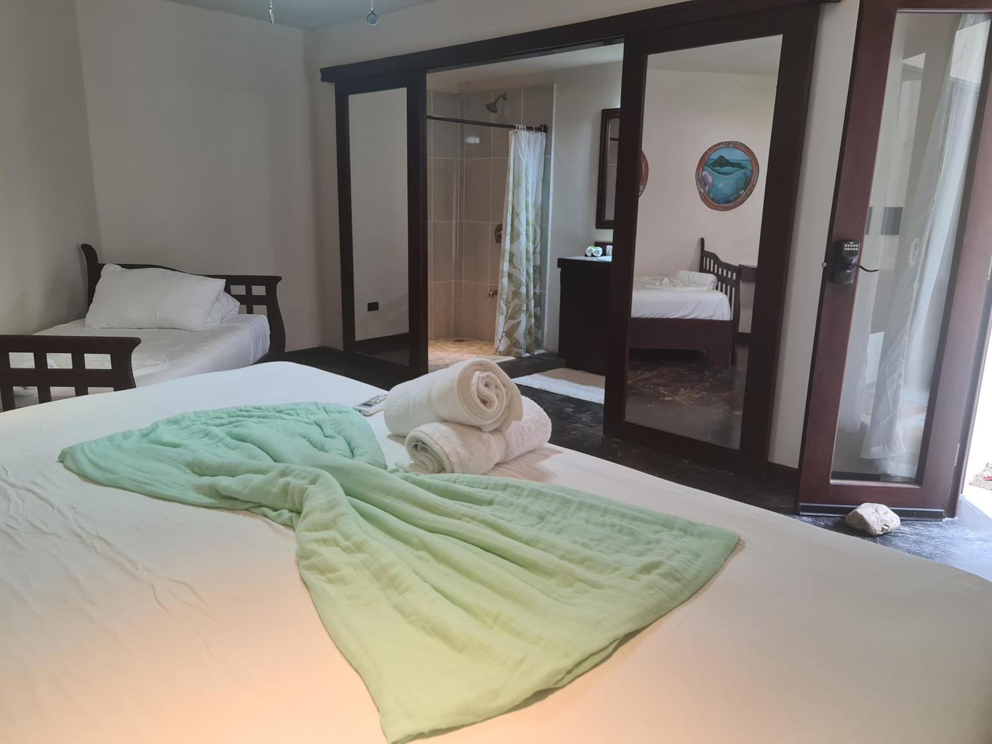 Hona Beach Hotel Dominical Oda fotoğraf