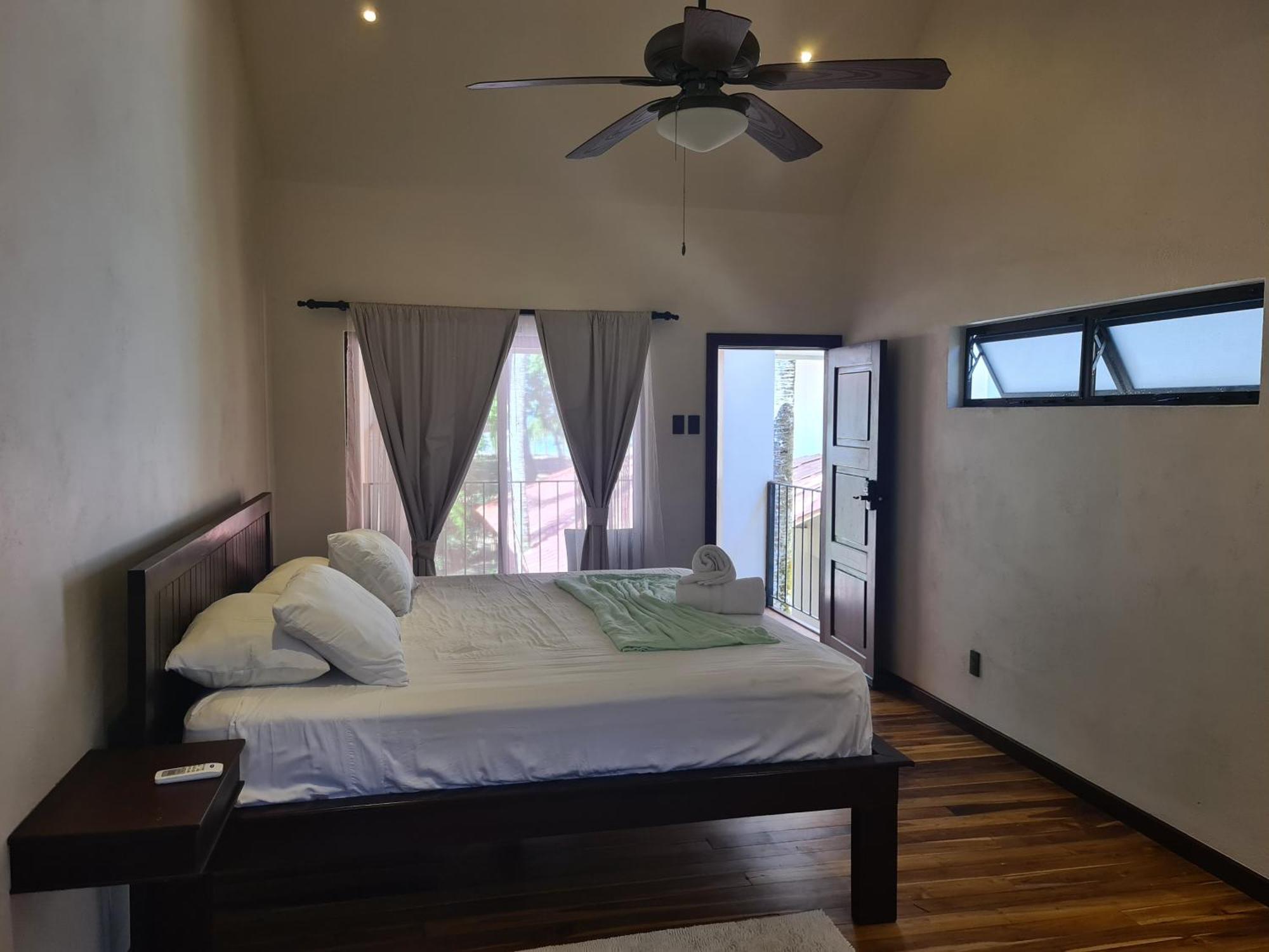 Hona Beach Hotel Dominical Oda fotoğraf